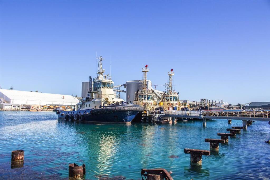 The Central Shed - 10B Geraldton Eksteriør bilde